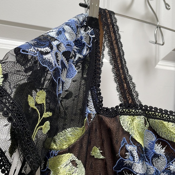 MARCHESA NOTTE Floral Applique Dress - Picture 4 of 10